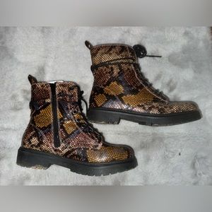 ✨NEW IN BOX✨  SO Snake Patterned Combat Boots